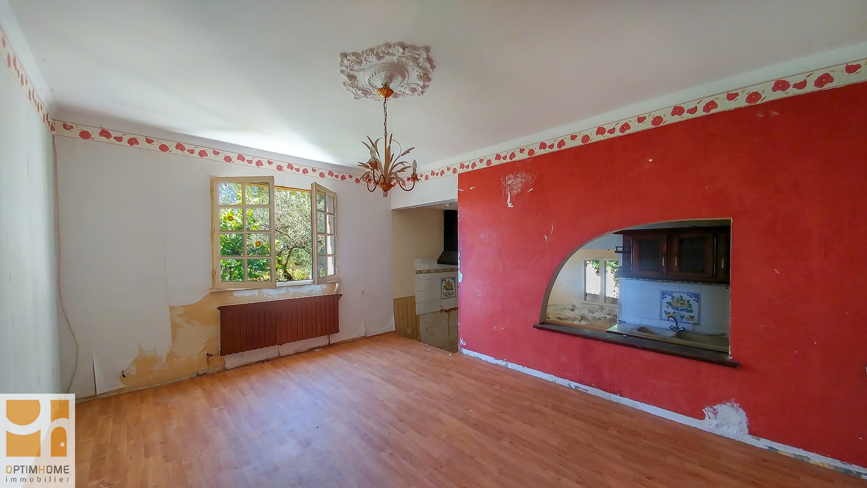 Exclusivité ! Nîmes Font Chapelle derrière la Tour Magne : Maison 8 Pièces de 180 m² avec 2151 M² de