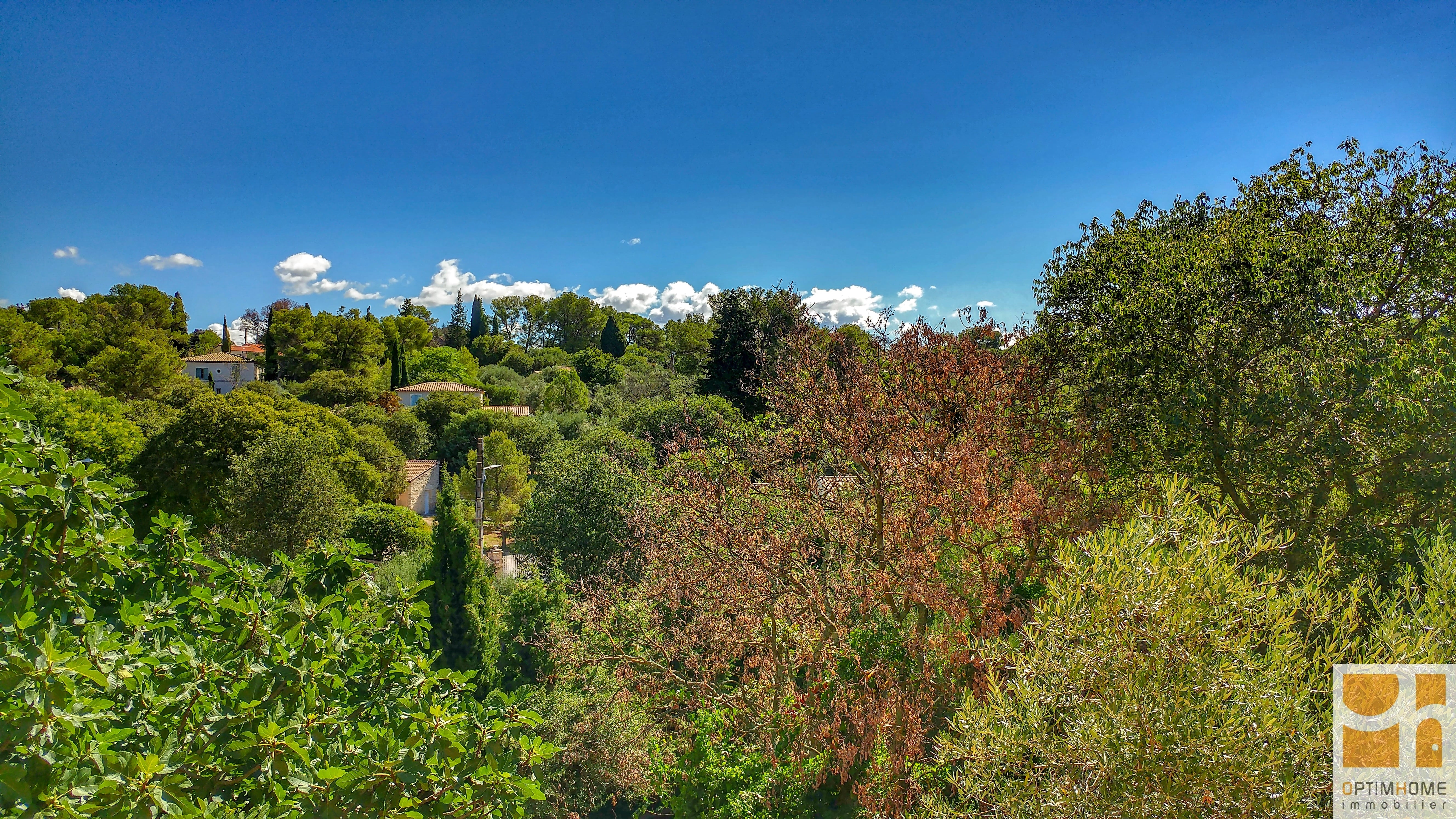 Exclusivité ! Nîmes Font Chapelle derrière la Tour Magne : Maison 8 Pièces de 180 m² avec 2151 M² de