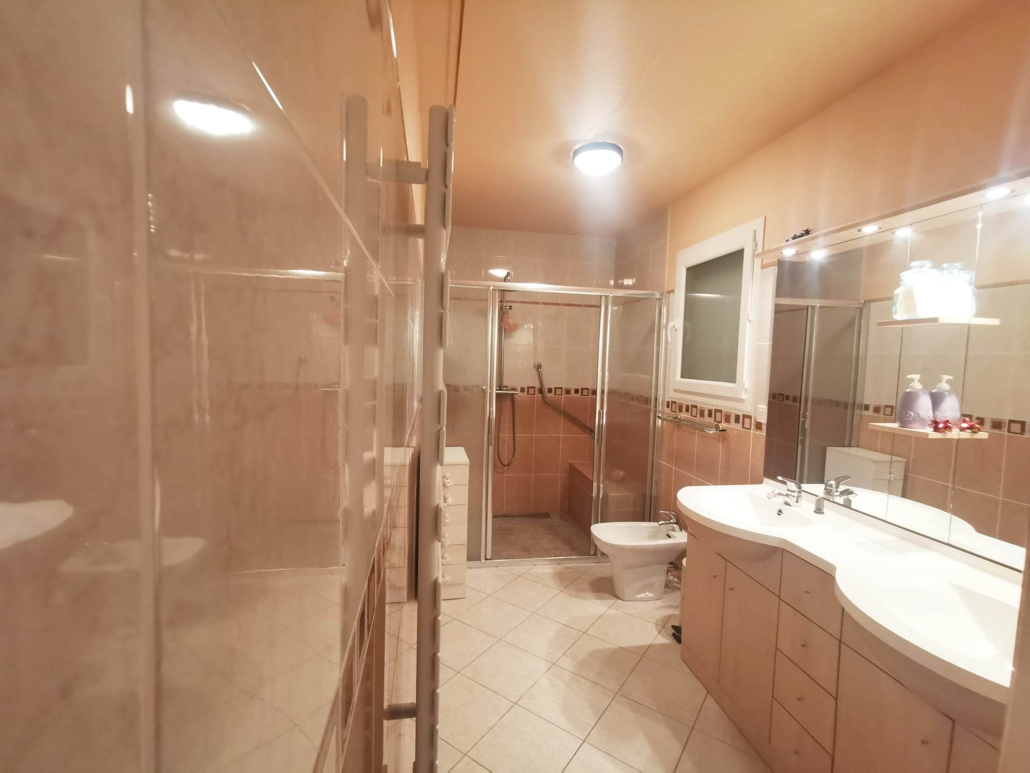 Maison 6 pièces de 230 m² à Jugeals-Nazareth (19500) 